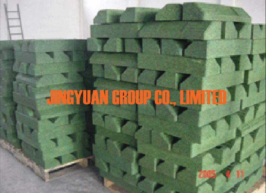 Green Rubber Parking Curbs Made By Recycled Rubber Granule in Stock